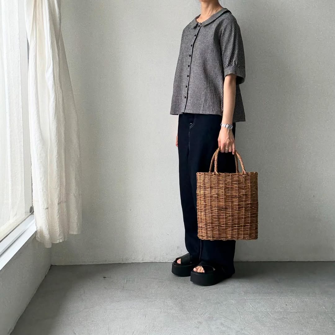 MAGALI リネンコットンギンガムフラットカラーブラウス