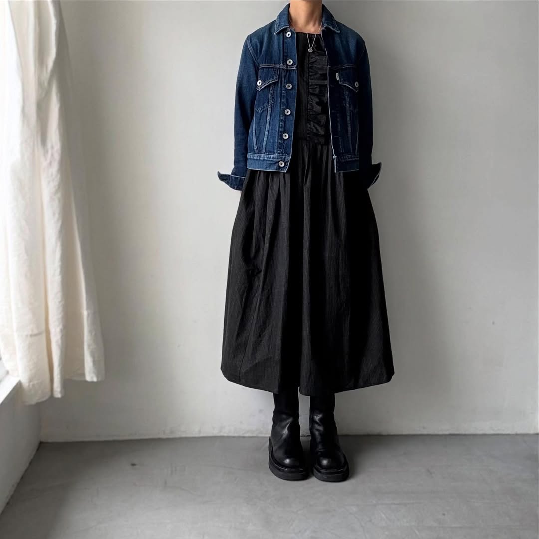 MAGALI 墨染めコットンリネンフリルワンピース