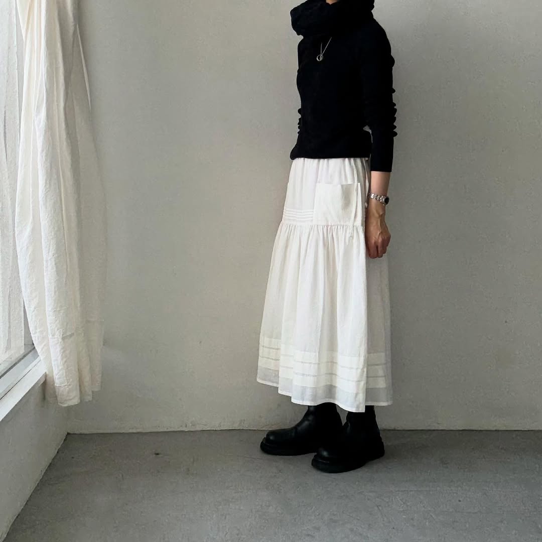 MAGALI コットンシルクピンタックスカート ホワイト