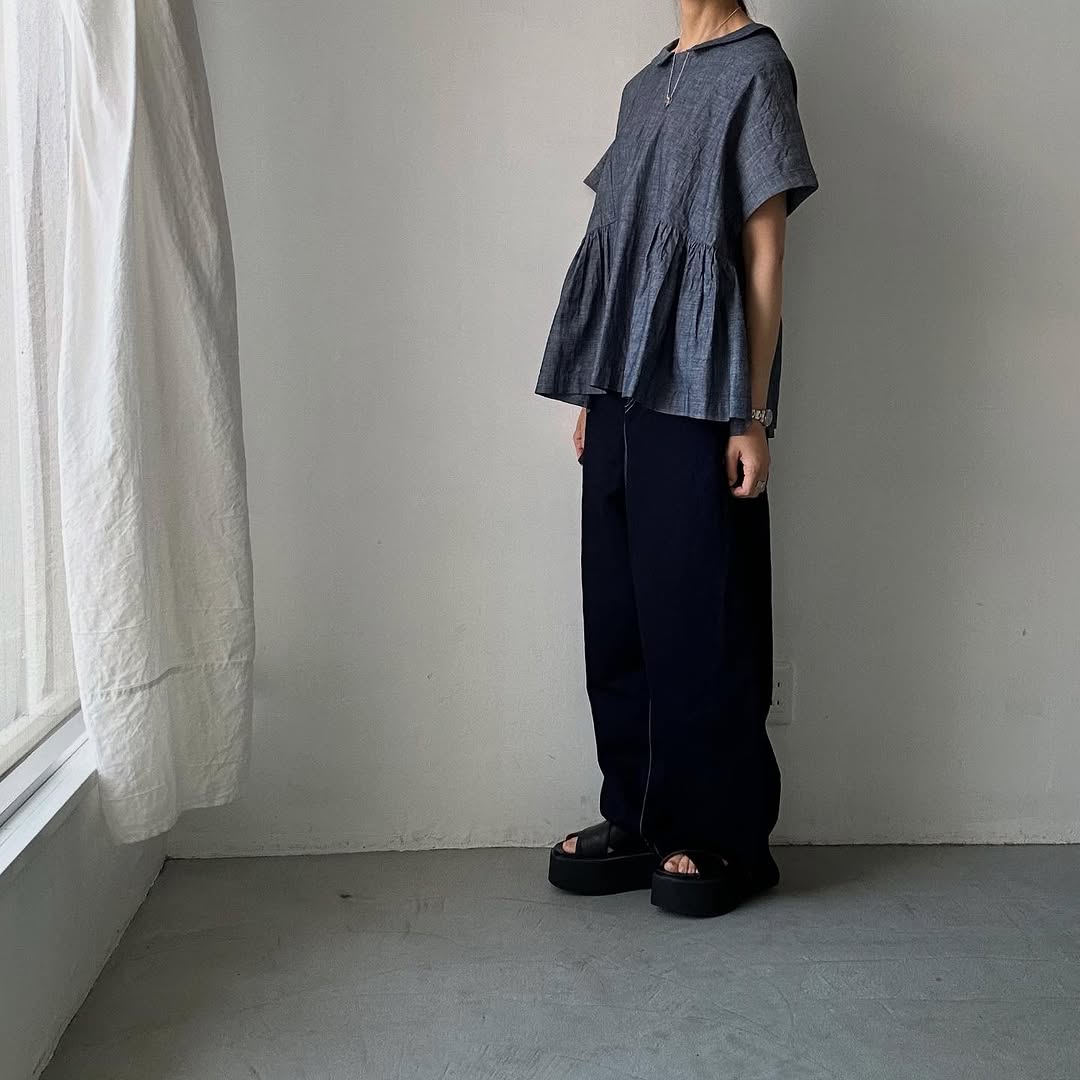 MAGALI インディゴコットンウエストギャザープルオーバー