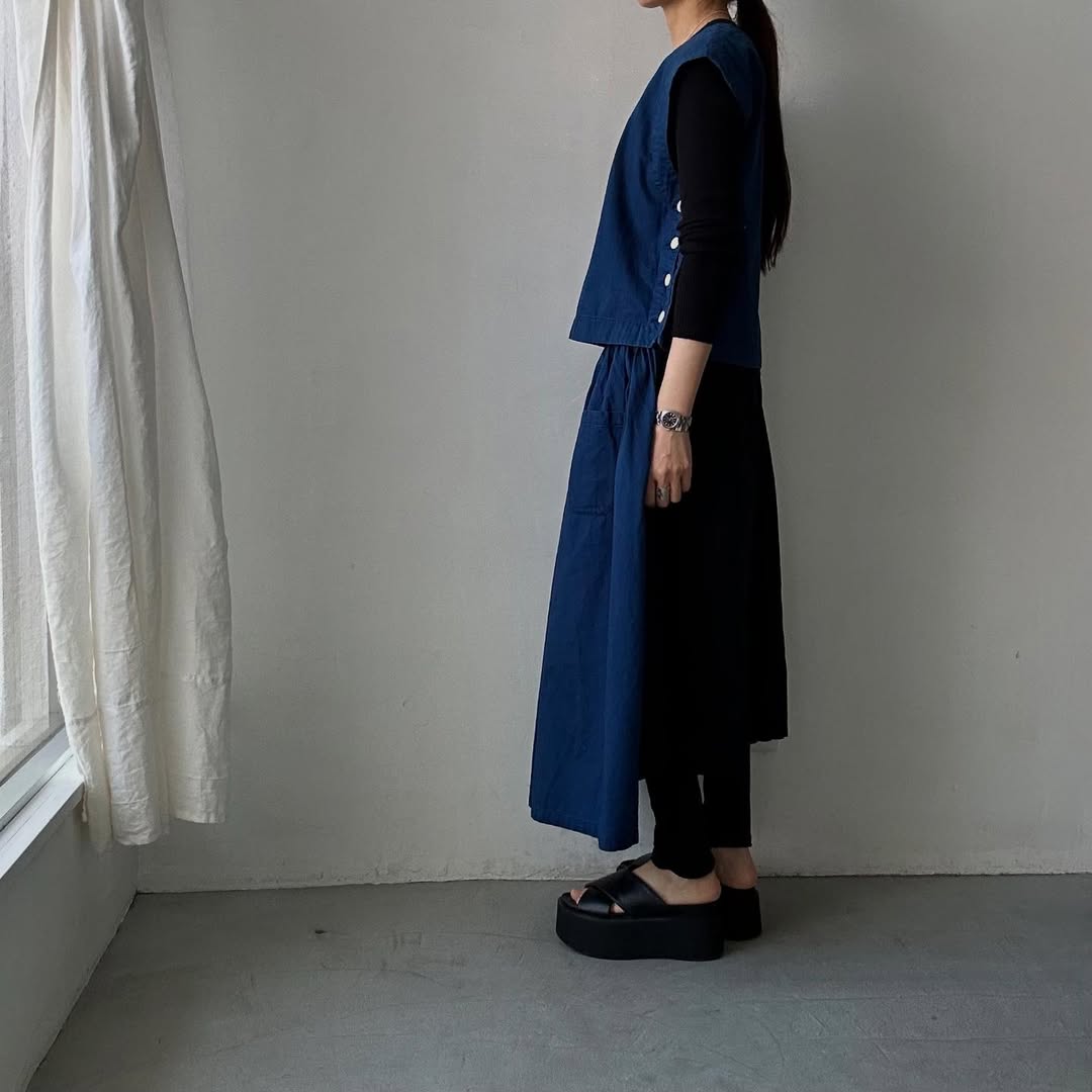 R&D.M.Co ライトオンスデニムボタンビブ