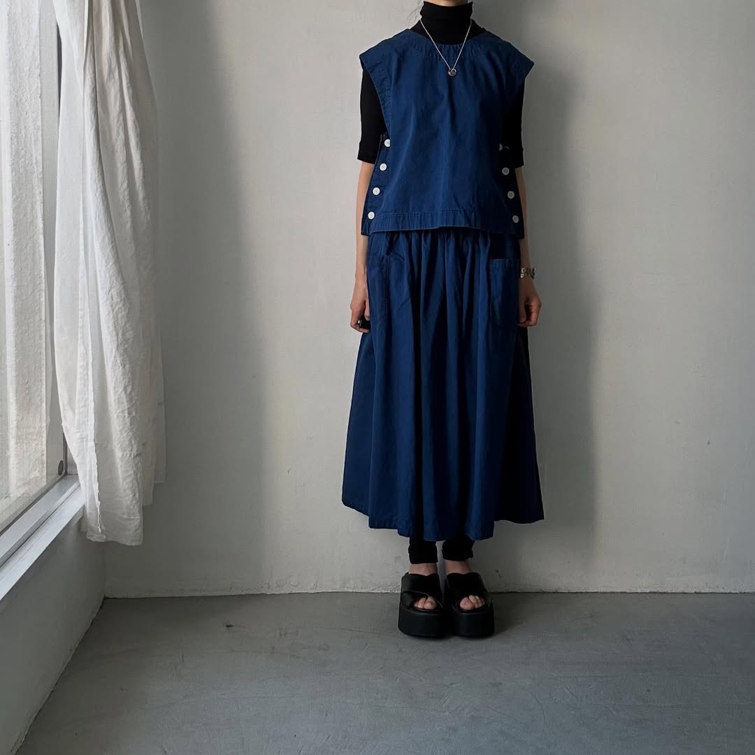 R&D.M.Co ライトオンスデニムボタンビブ