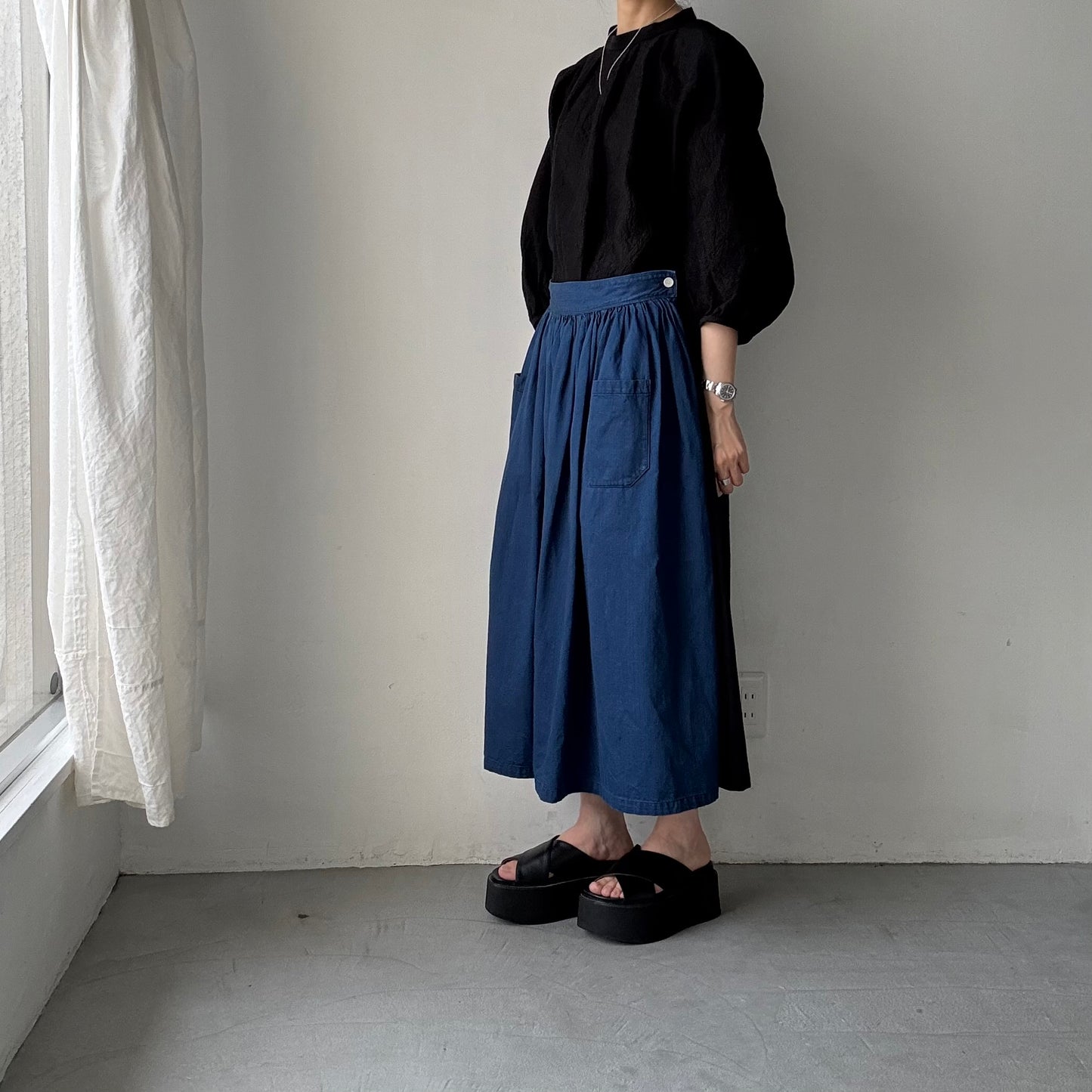 R&D.M.Co シェーディングチェックスモックブラウス