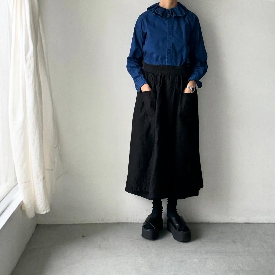 R&D.M.Co インディゴブルーラッフルカラーブラウス