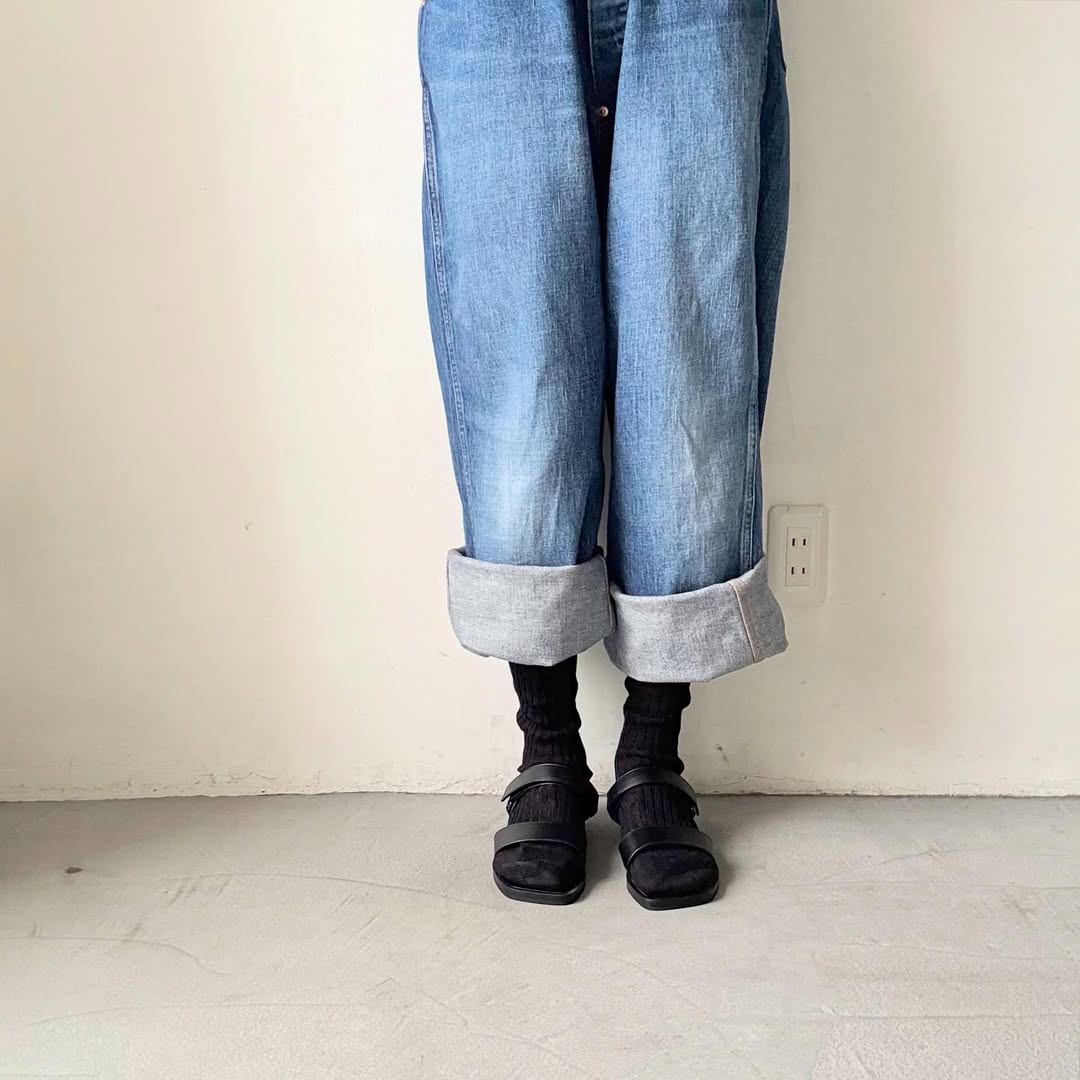 AUTTAA クラシックサンダル ブラック