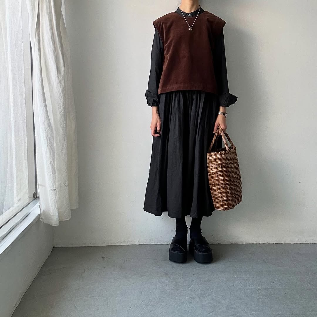 R&D.M.Co ブラウンベアーズベルベットボタンビブ ブラウン