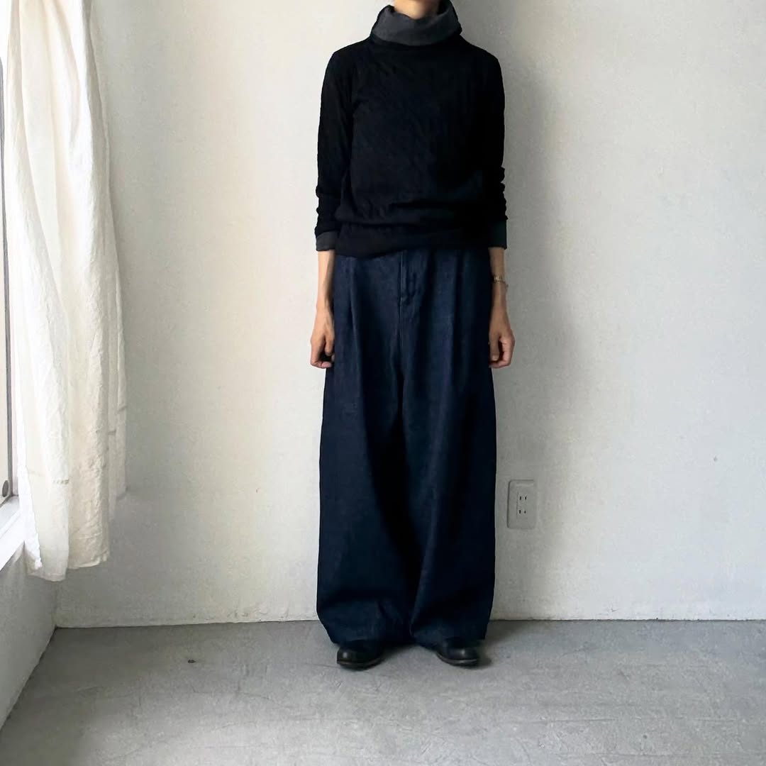 atelier naruse ウールコットンタートルネックカットソー ブラック