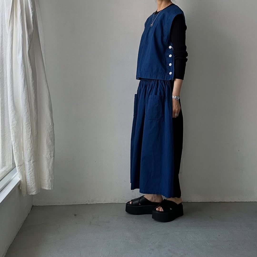 R&D.M.Co ライトオンスデニムボタンビブ