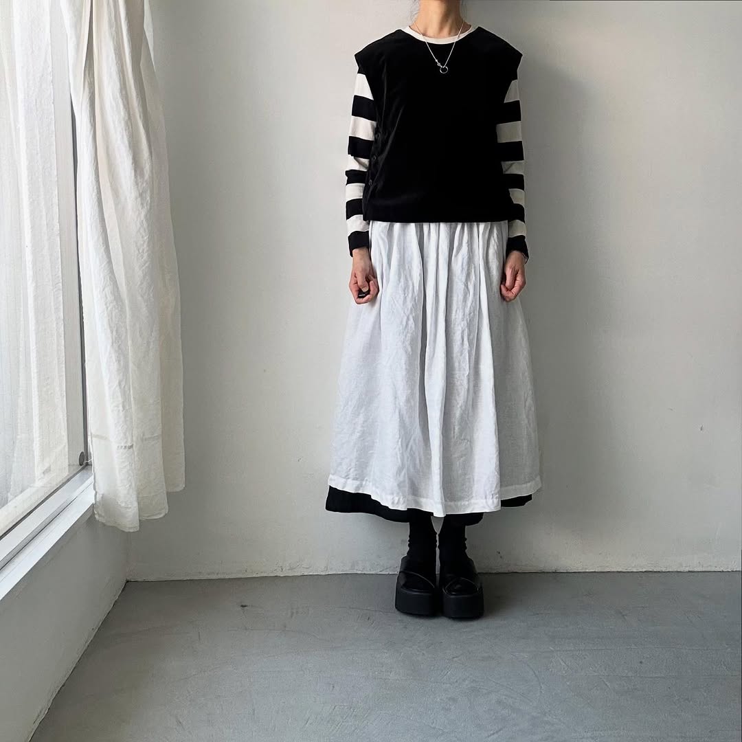 R&D.M.Co ブラウンベアーズベルベットボタンビブ ブラック