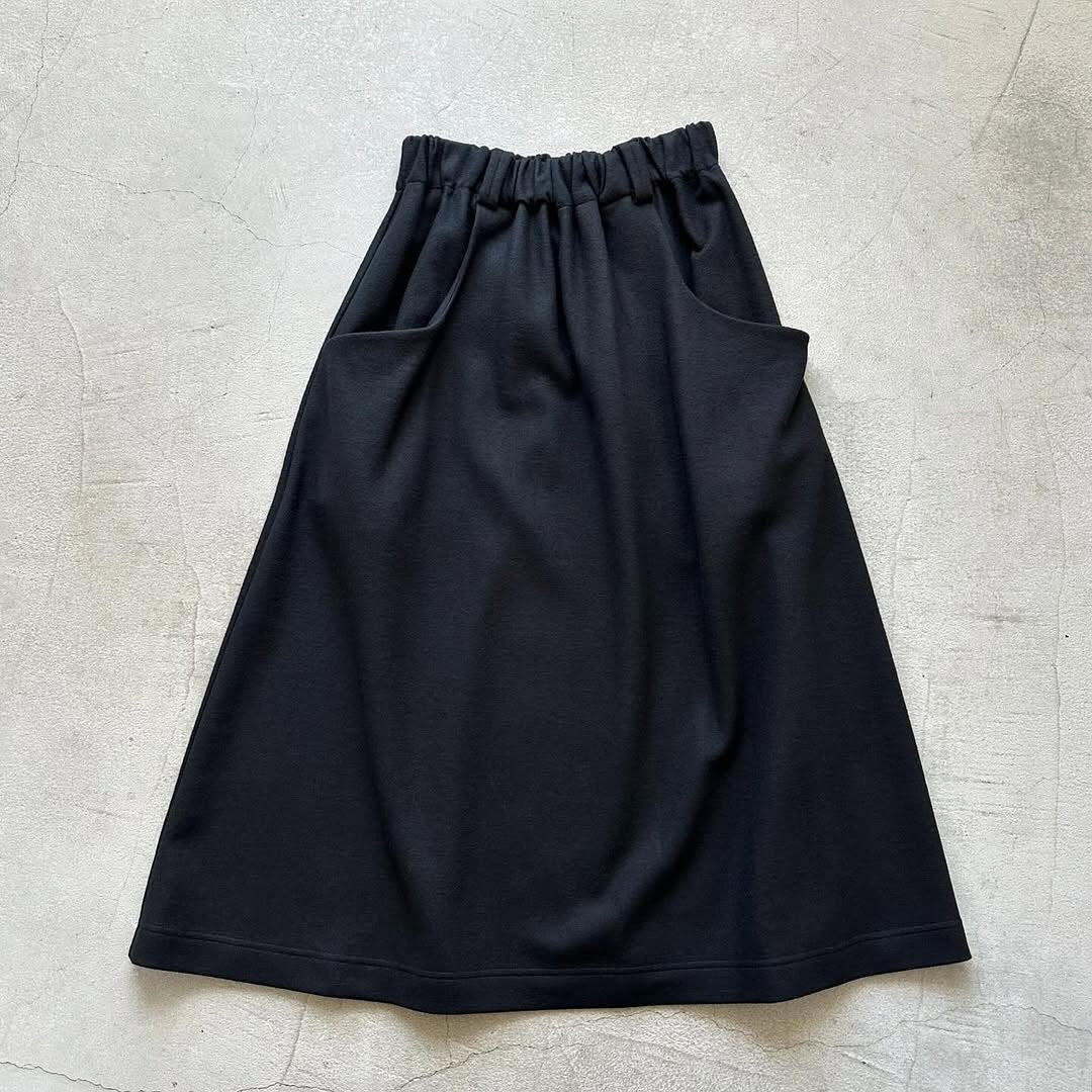 🟡木曜日入荷分予約受付🟡atelier naruse ウールポンチギャザースカート ブラック