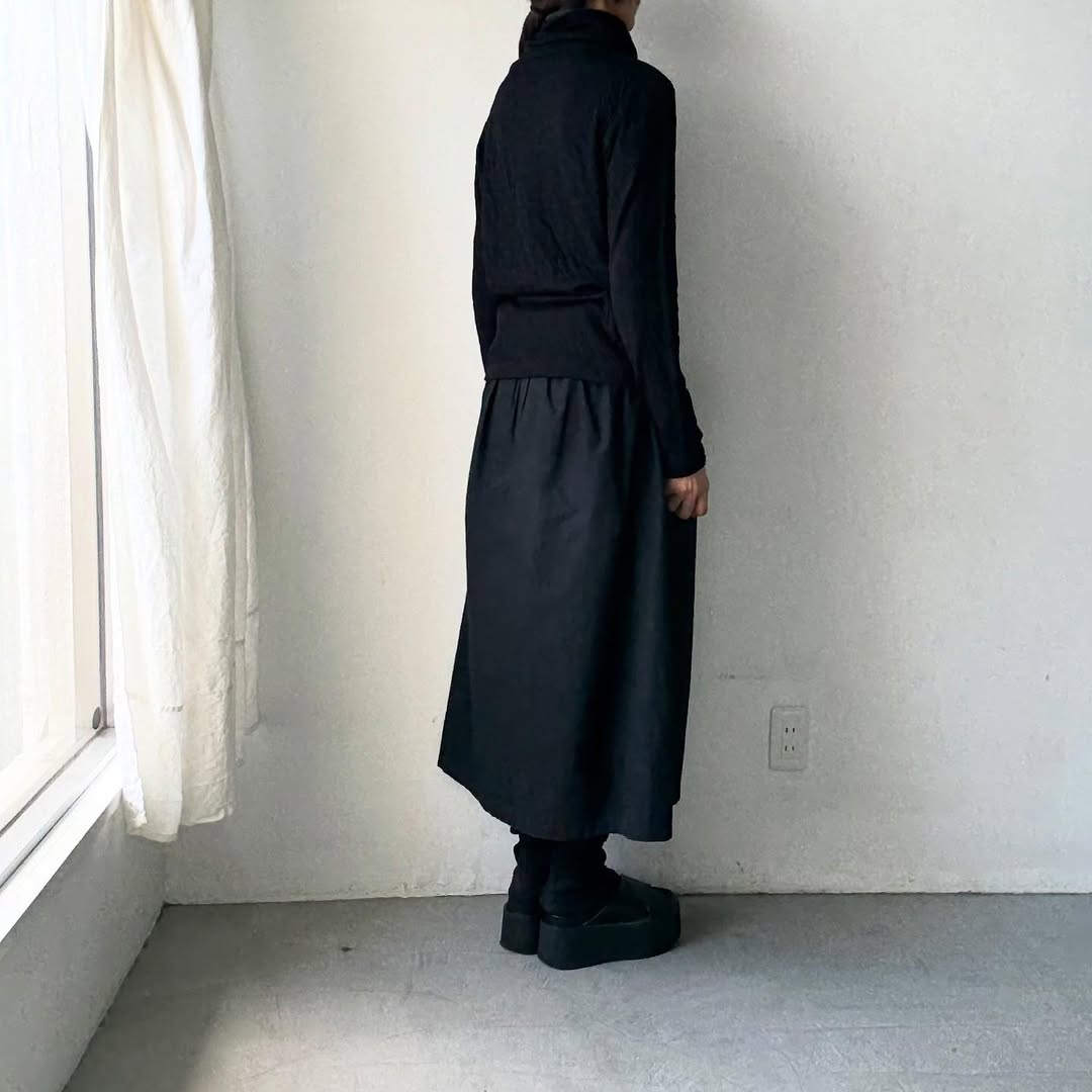 atelier naruse ウールコットンタートルネックカットソー ブラック