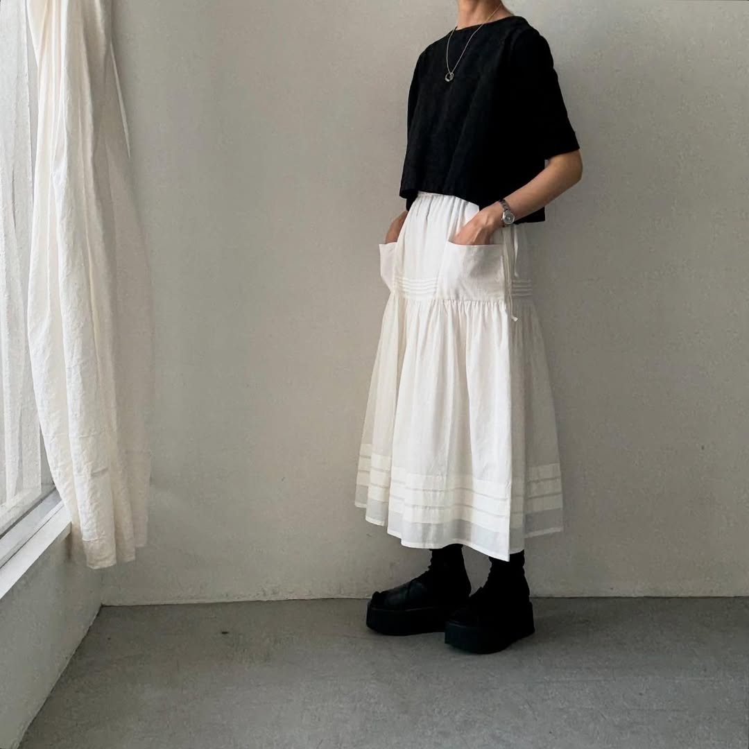 MAGALI コットンシルクピンタックスカート ホワイト