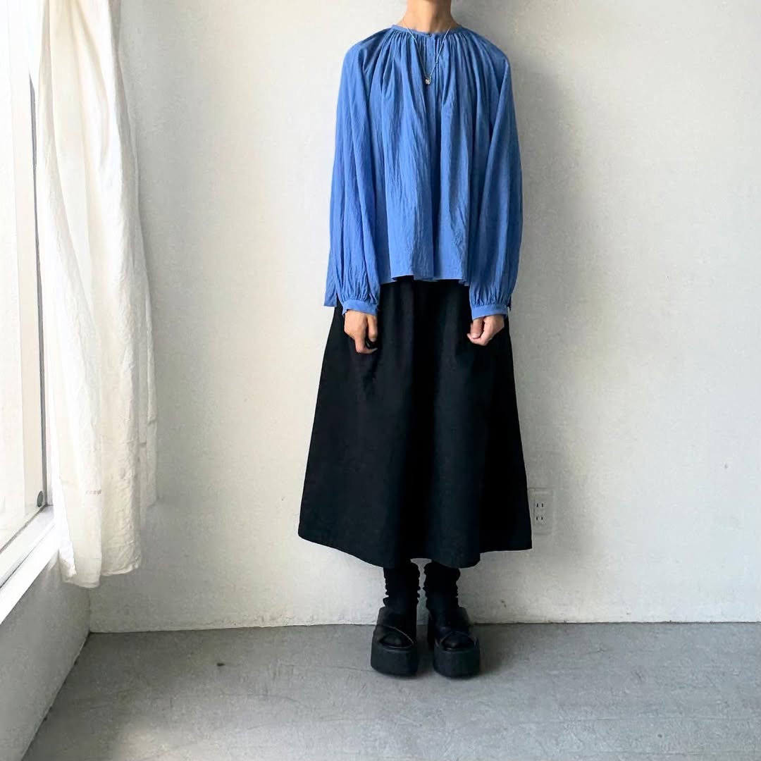 atelier naruse コットンギャザーブラウス – blanc