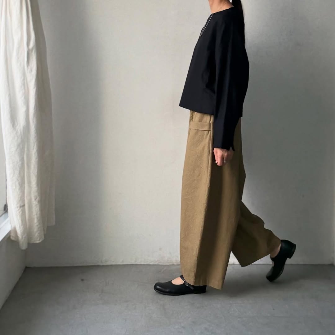 MAGALI コットンリネンアンティークキャンバスフラップパンツ カーキ