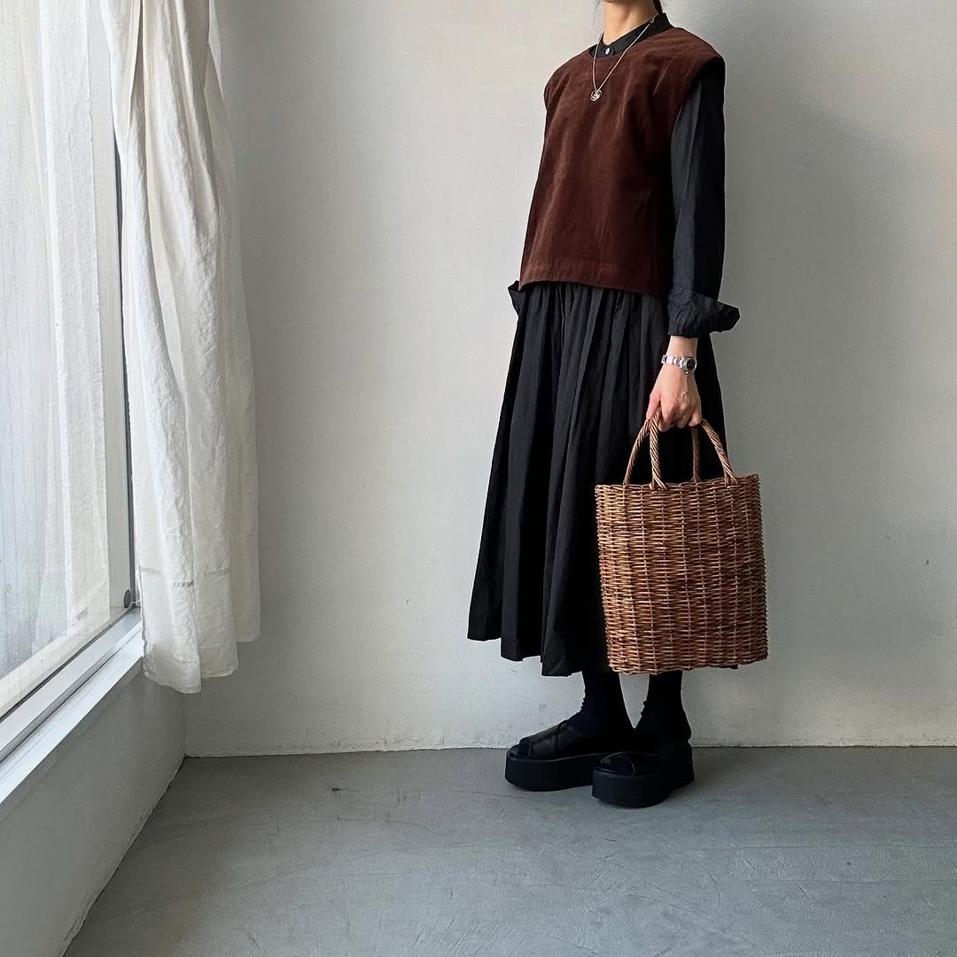 R&D.M.Co ブラウンベアーズベルベットボタンビブ ブラウン