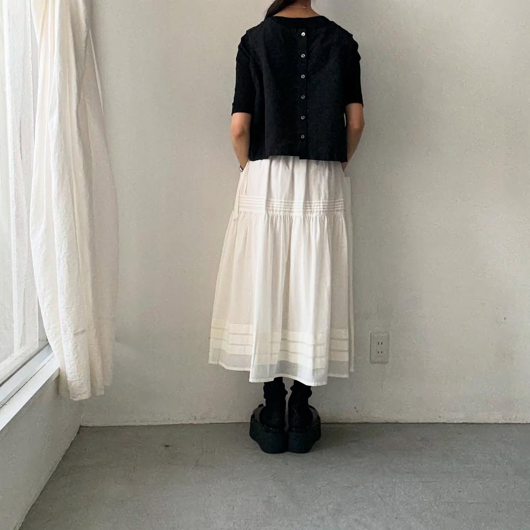 MAGALI コットンシルクピンタックスカート ホワイト