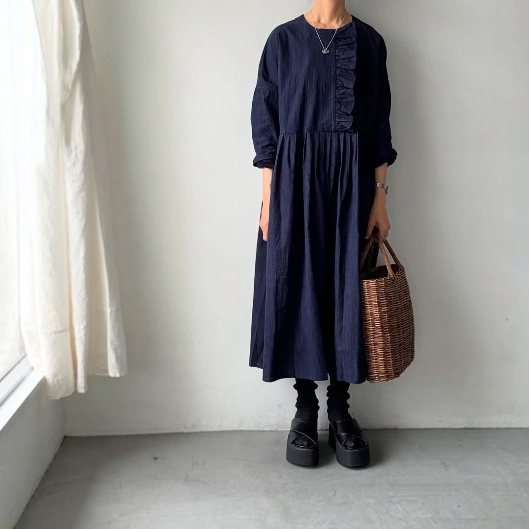 MAGALI インディゴコットンリネンフリルワンピース