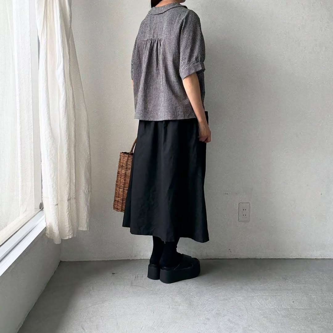 MAGALI リネンコットンギンガムフラットカラーブラウス