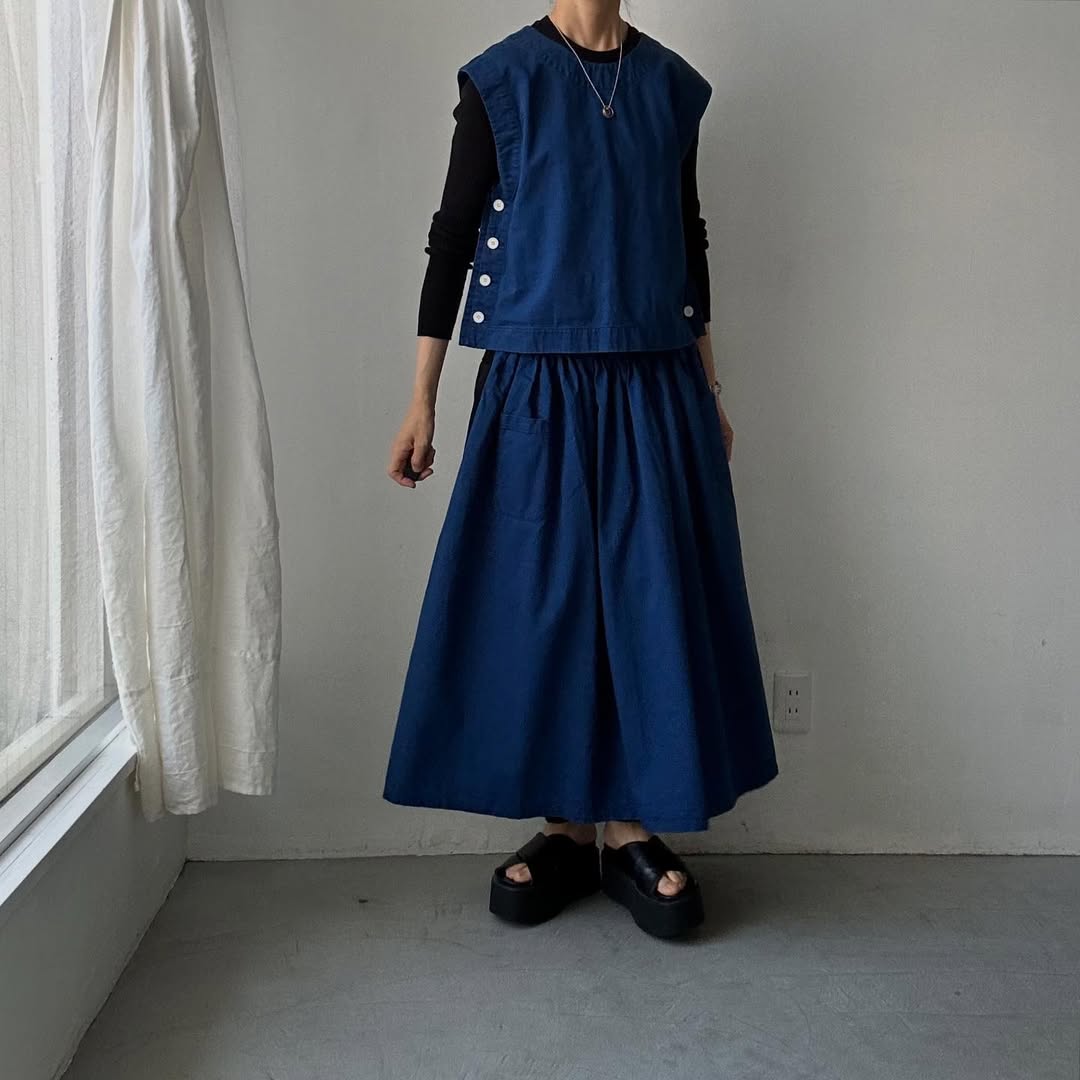 R&D.M.Co ライトオンスデニムボタンビブ