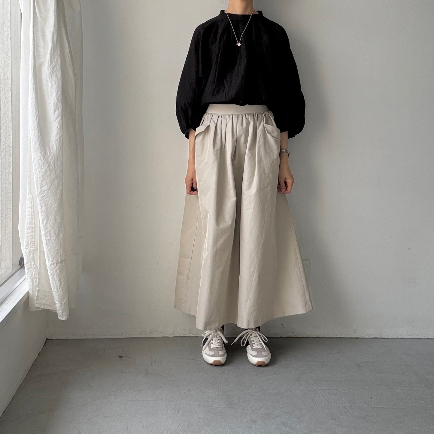 R&D.M.Co シェーディングチェックスモックブラウス