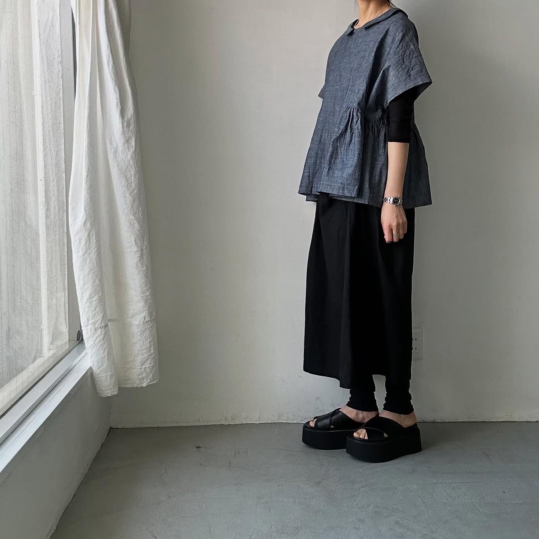 MAGALI インディゴコットンウエストギャザープルオーバー