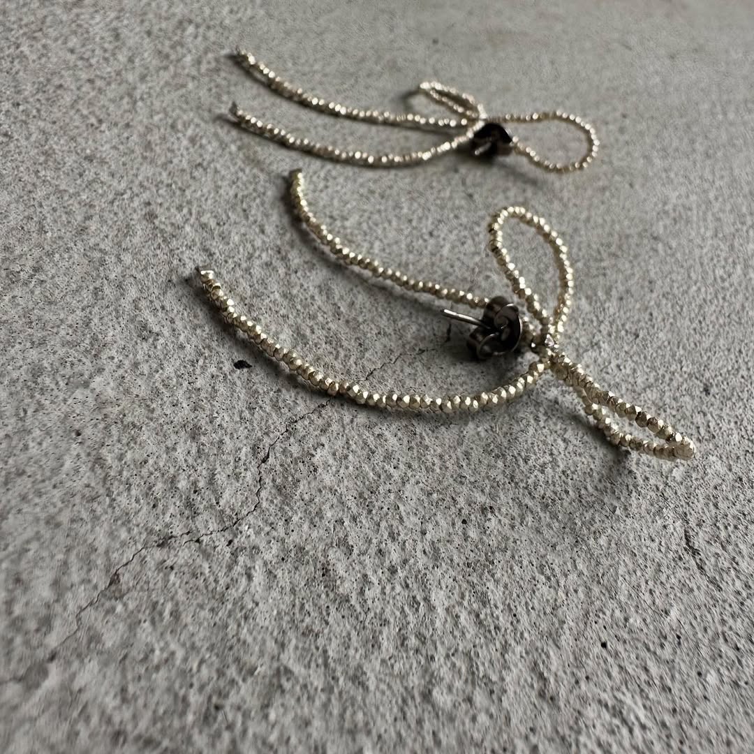 soi×blanc フランスヴィンテージビーズリボンピアス