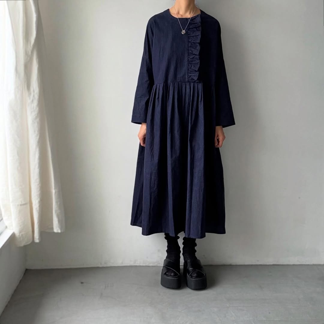 MAGALI インディゴコットンリネンフリルワンピース