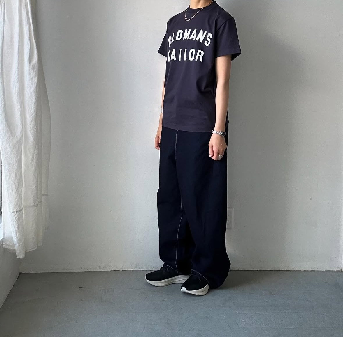OLDMANS TAILOR OMTラバープリント半袖Tシャツ ネイビー