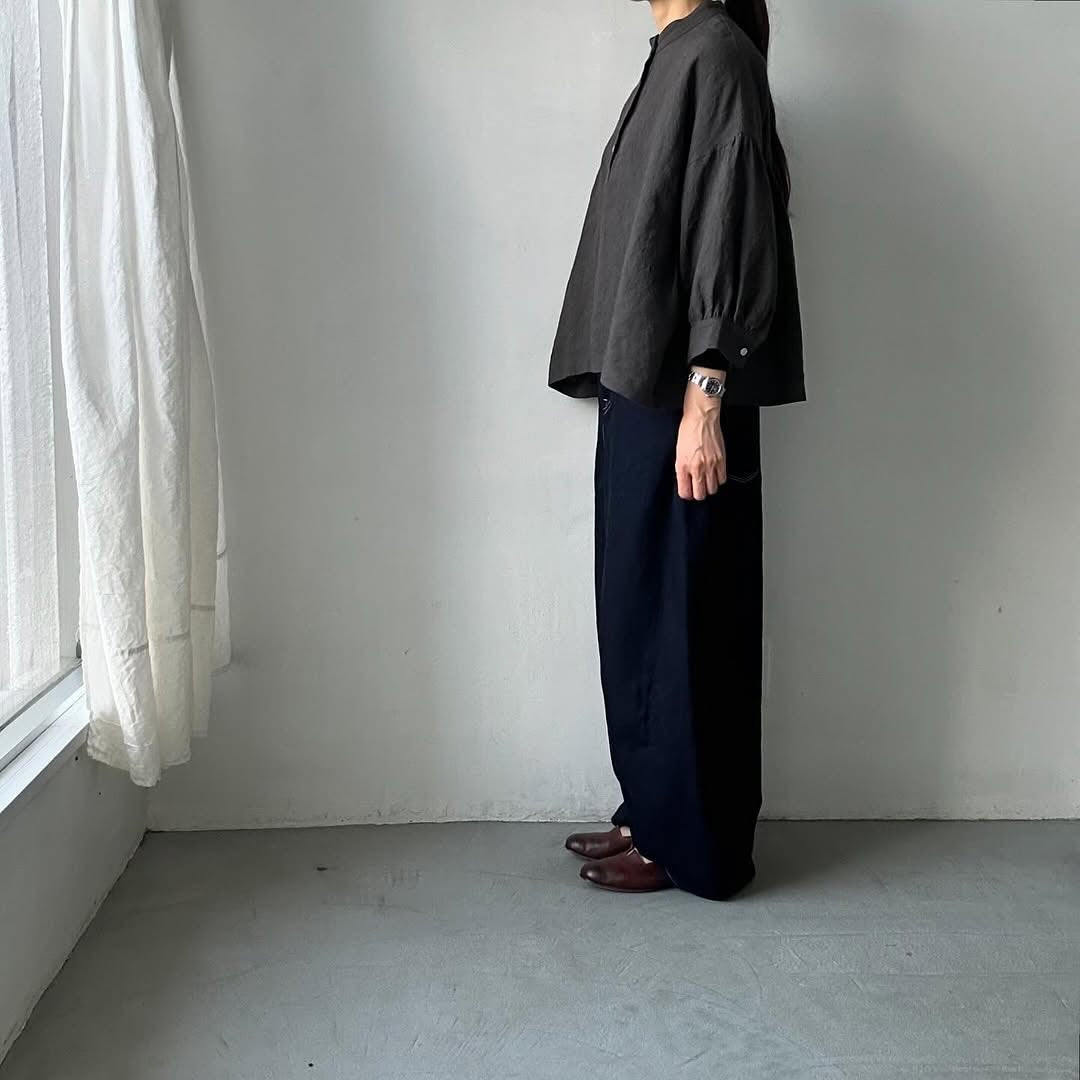 Linenya リネンスタンドカラーブラウス チャコール