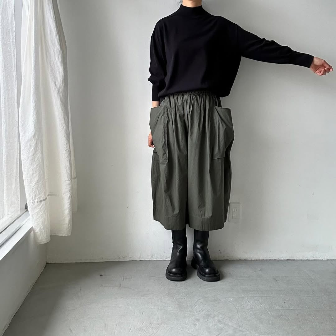 as it is.モックネックコットン長袖ニット