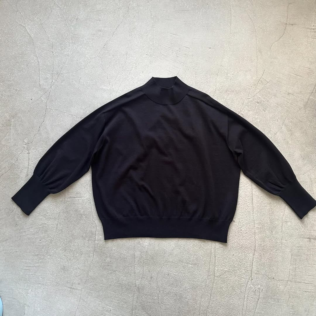 as it is.モックネックコットン長袖ニット