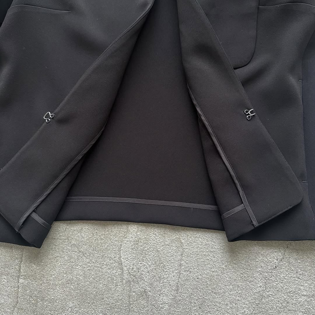ゴーシュ ストレッチブラックジャケット