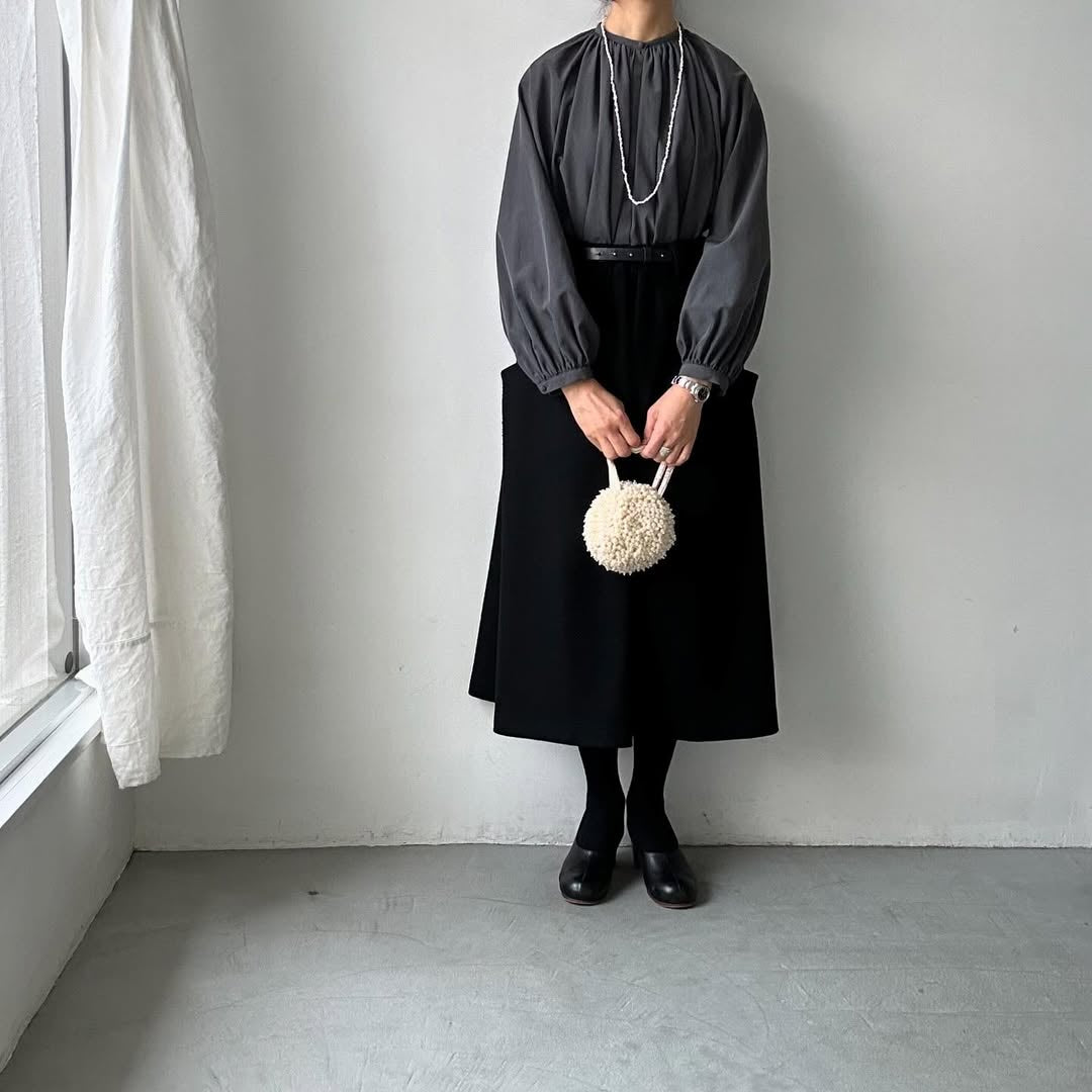 atelier naruse コットントリアセテートギャザーブラウス チャコール