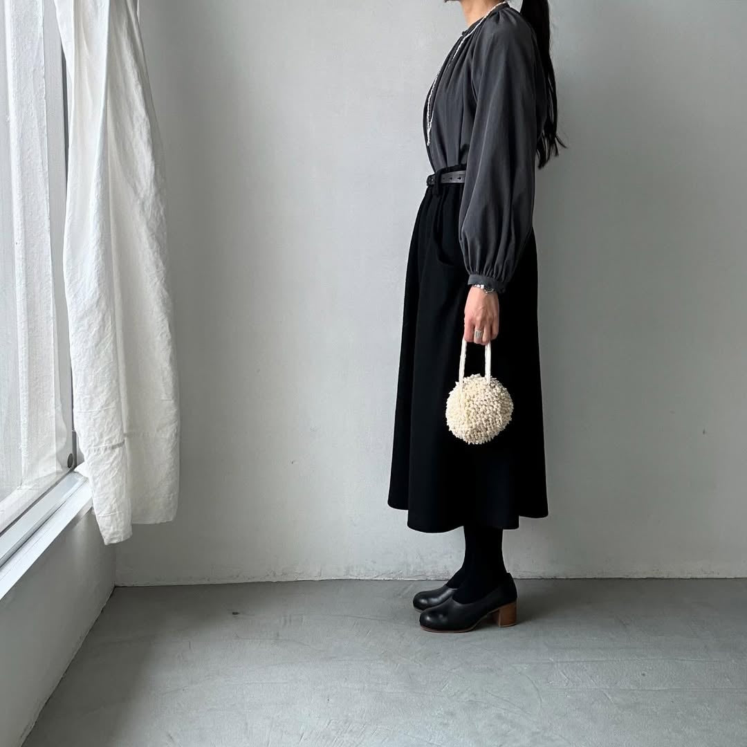 atelier naruse コットントリアセテートギャザーブラウス チャコール