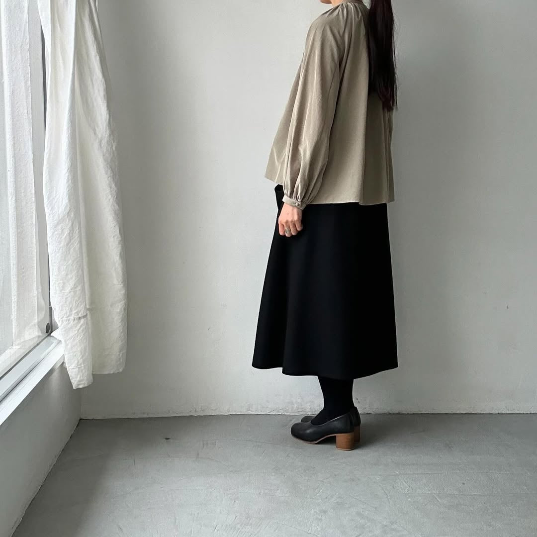 atelier naruse コットントリアセテートギャザーブラウス ベージュ