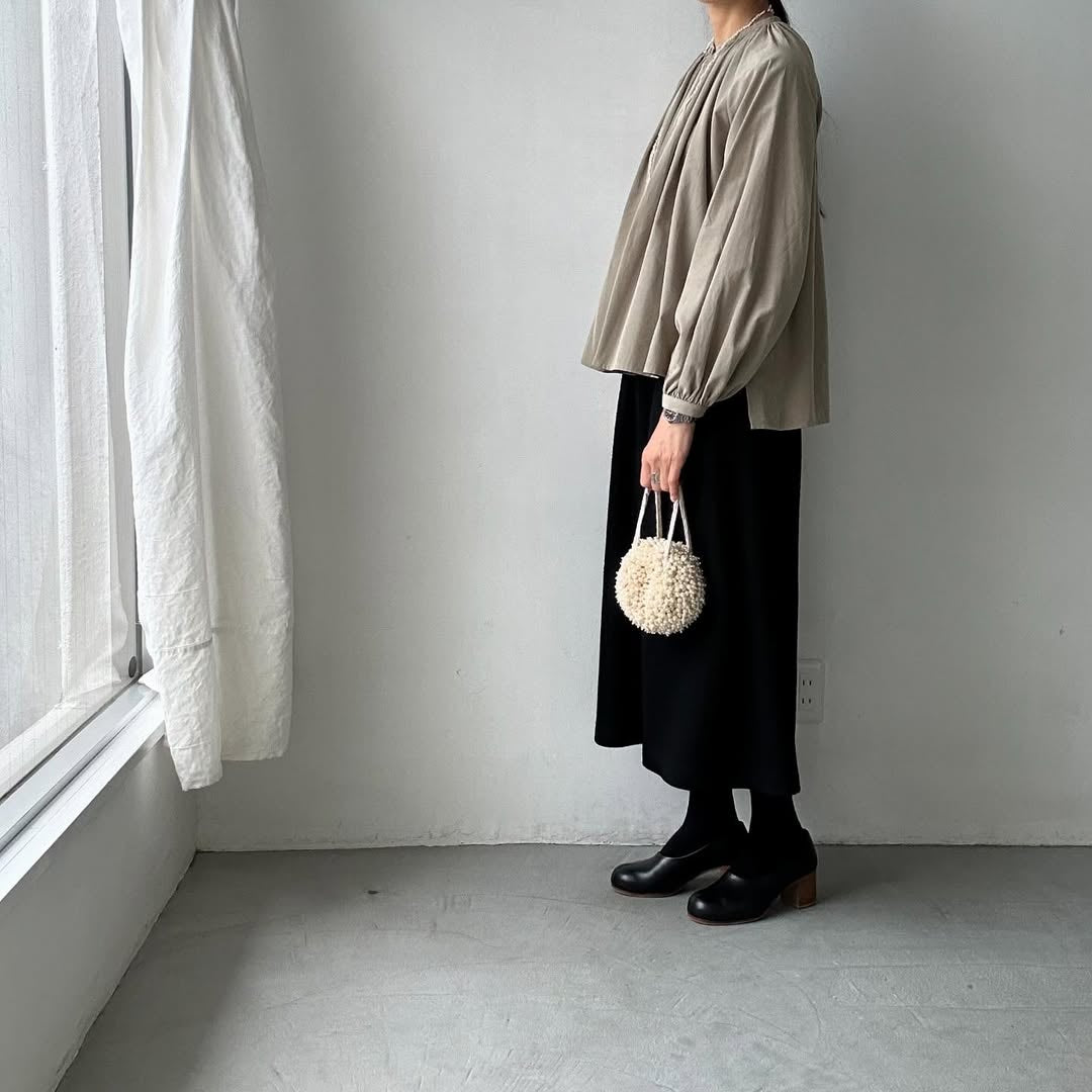 atelier naruse コットントリアセテートギャザーブラウス ベージュ