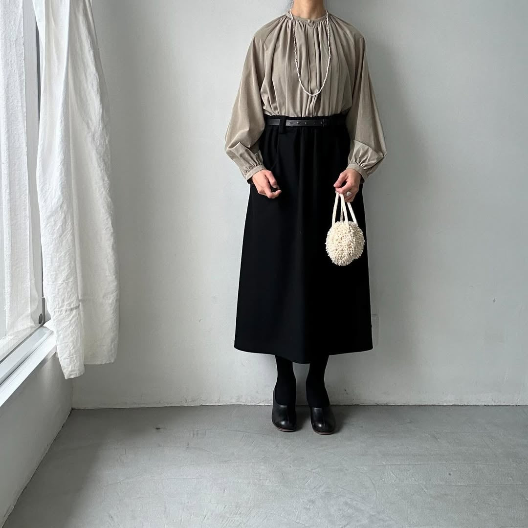 atelier naruse コットントリアセテートギャザーブラウス ベージュ