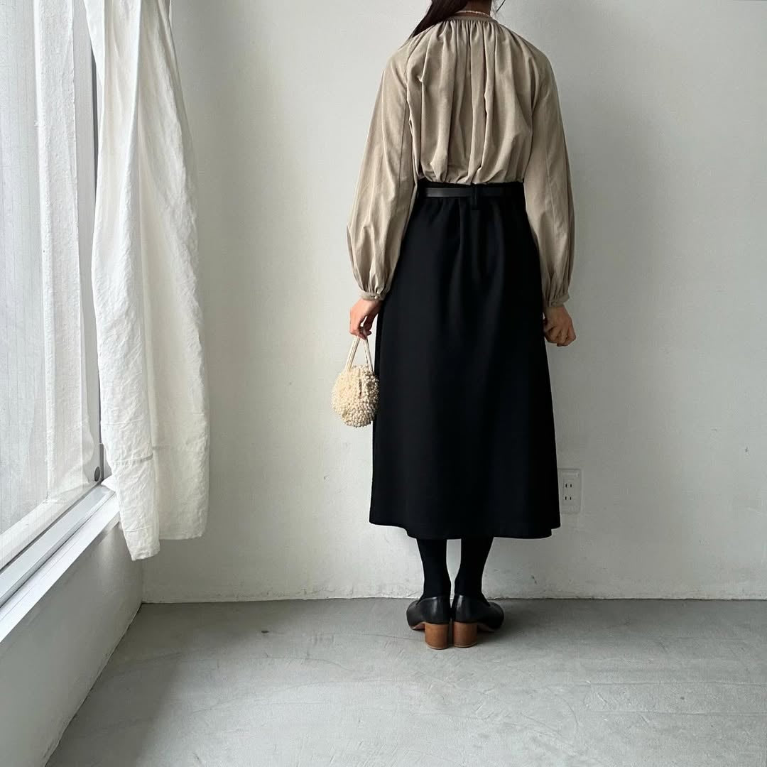 atelier naruse コットントリアセテートギャザーブラウス ベージュ