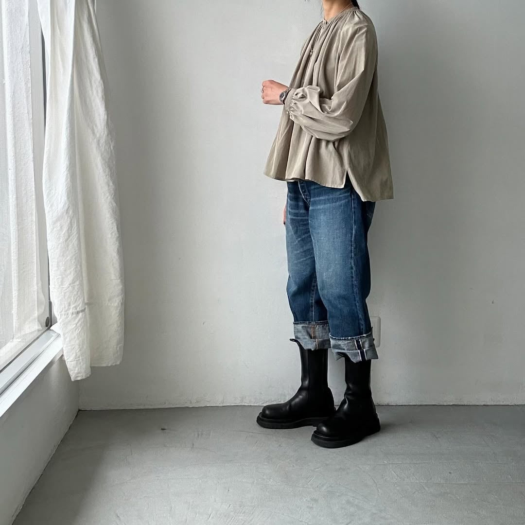 atelier naruse コットントリアセテートギャザーブラウス ベージュ
