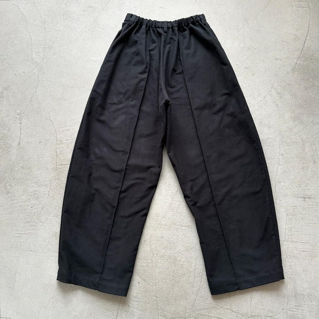 TENNE HANDCRAFTED MODERN カーブパンツ
