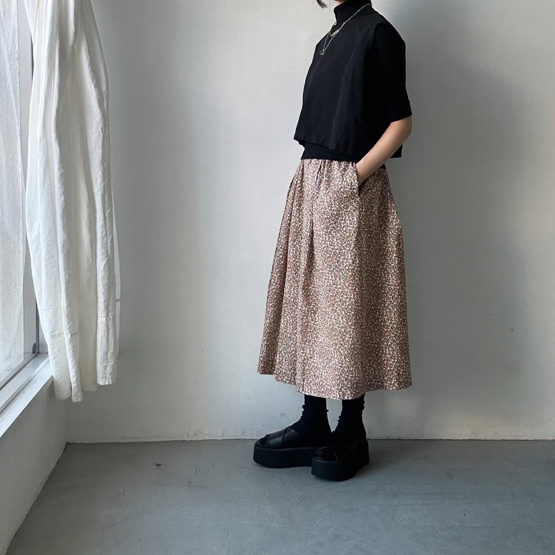 Linenya リバティコットンタックスカート レッド