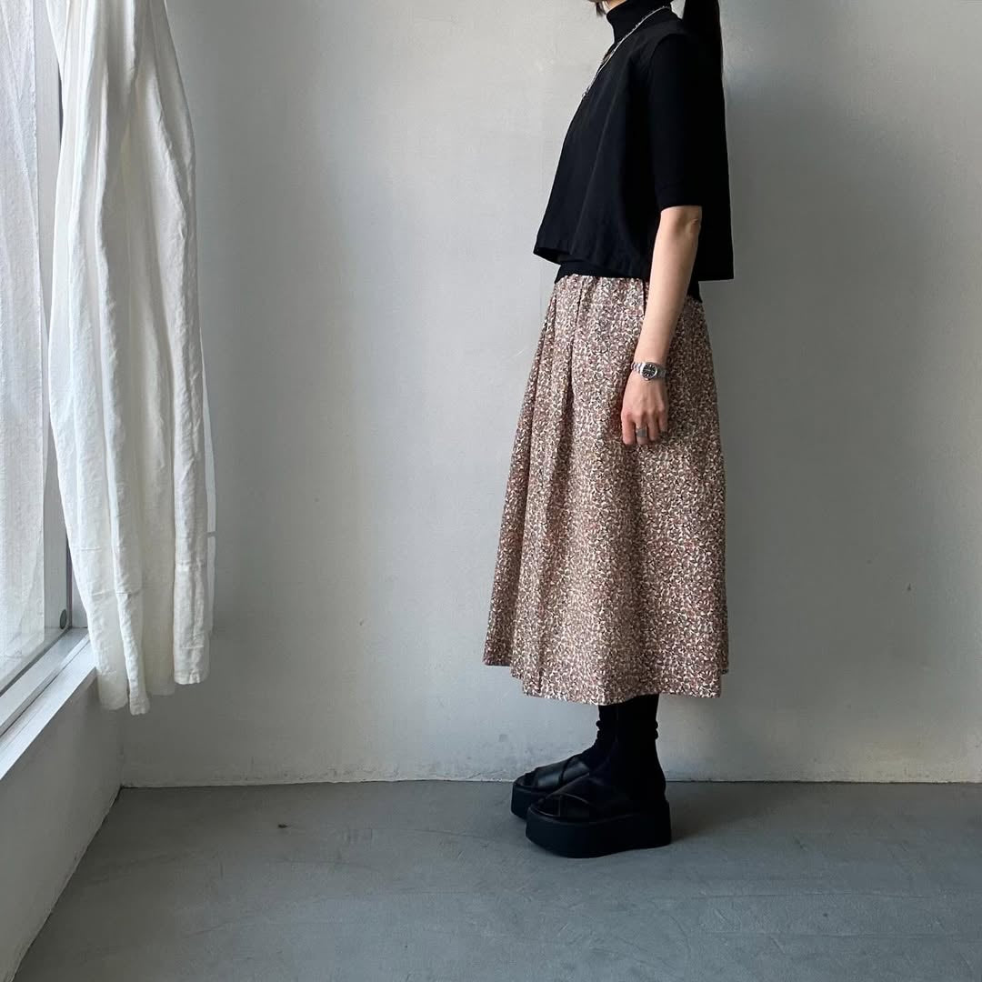 Linenya リバティコットンタックスカート レッド