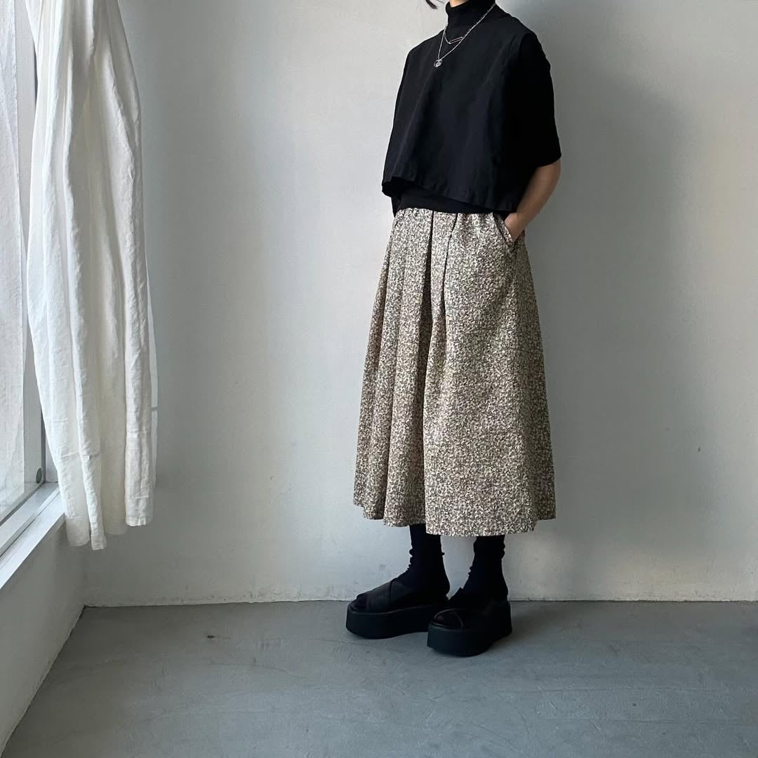 Linenya リバティコットンタックスカート ベージュ