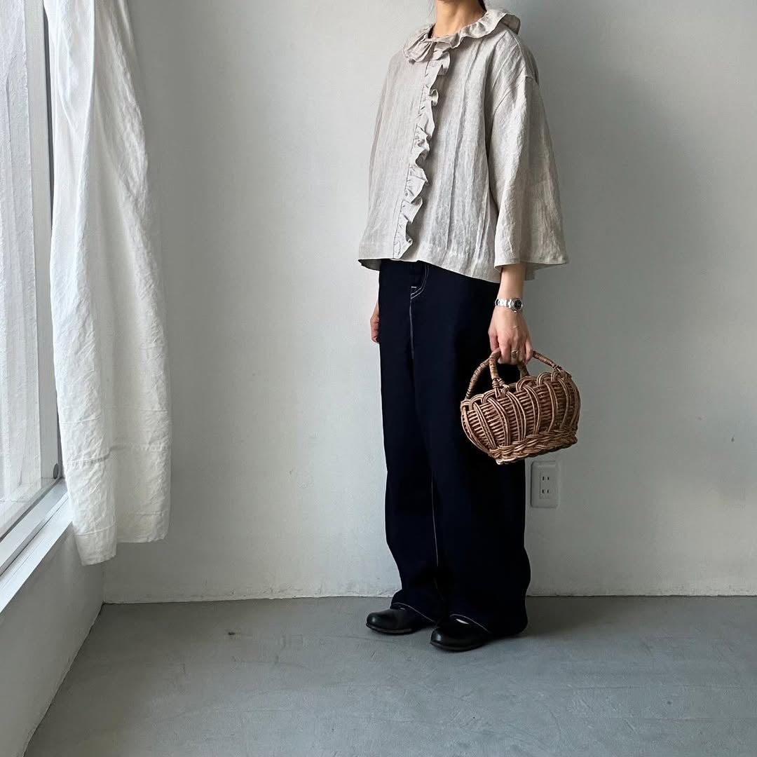 MAGALI コルトレイクリネンフリルブラウス ナチュラル