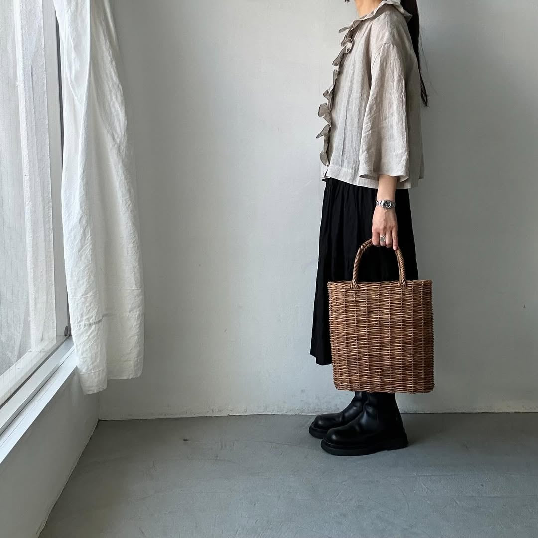 MAGALI コルトレイクリネンフリルブラウス ナチュラル