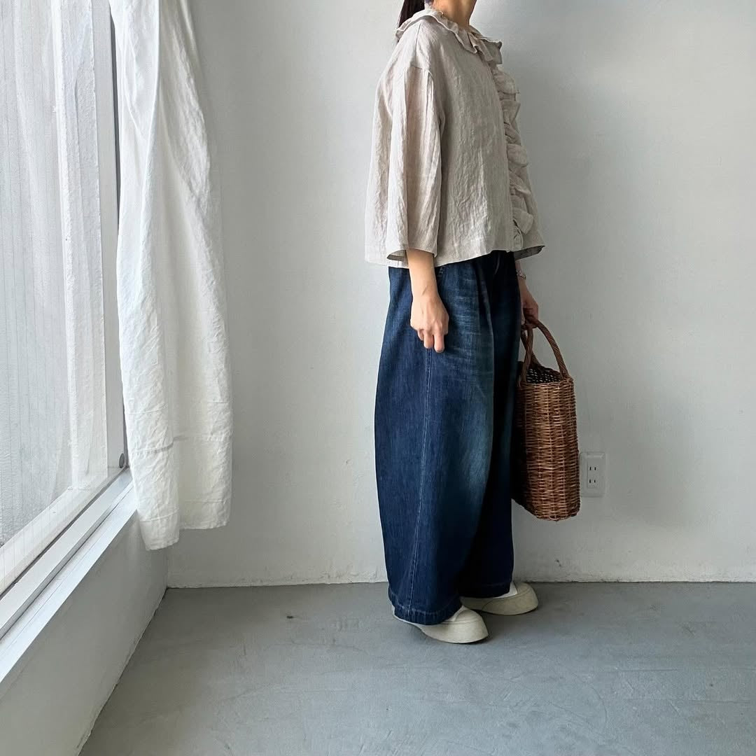 MAGALI コルトレイクリネンフリルブラウス ナチュラル