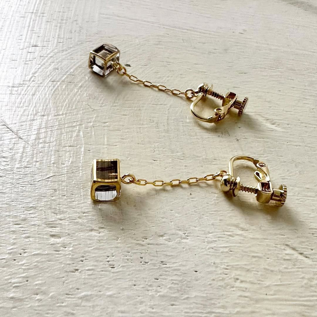 sorte glass jewelry 立方体ガラスチェーンイヤリング
