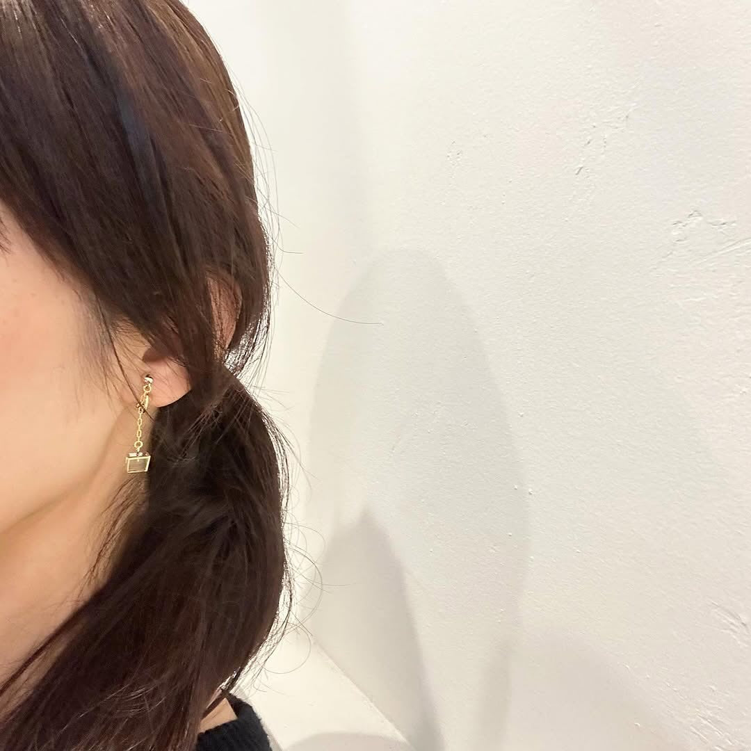 sorte glass jewelry 立方体ガラスチェーンピアス