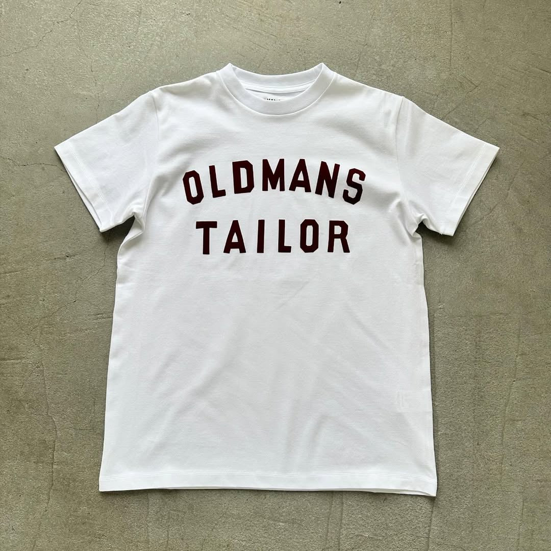 OLDMANS TAILOR OMTフロッキープリントロゴ半袖Tシャツ