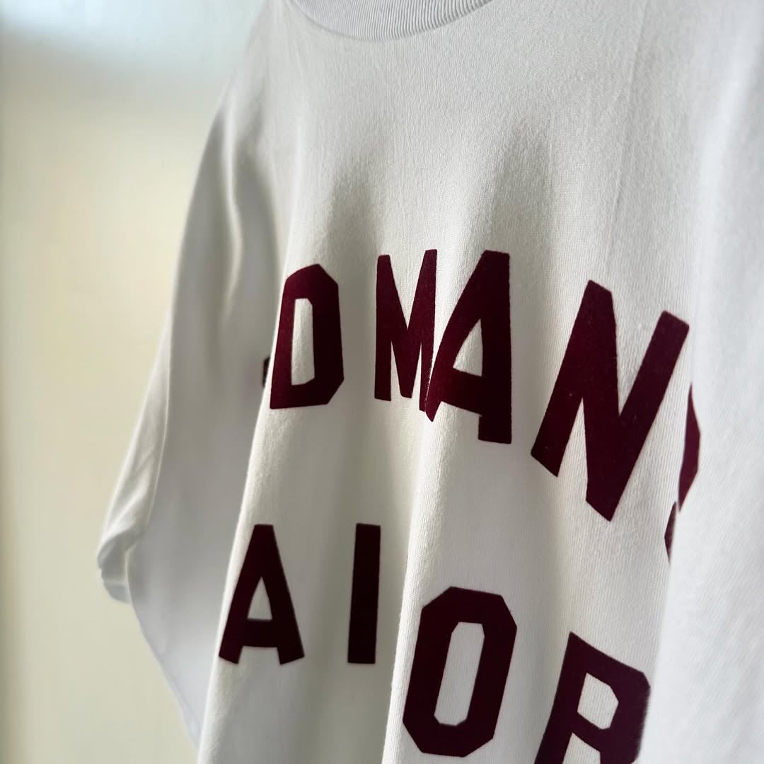 OLDMANS TAILOR OMTフロッキープリントロゴ半袖Tシャツ